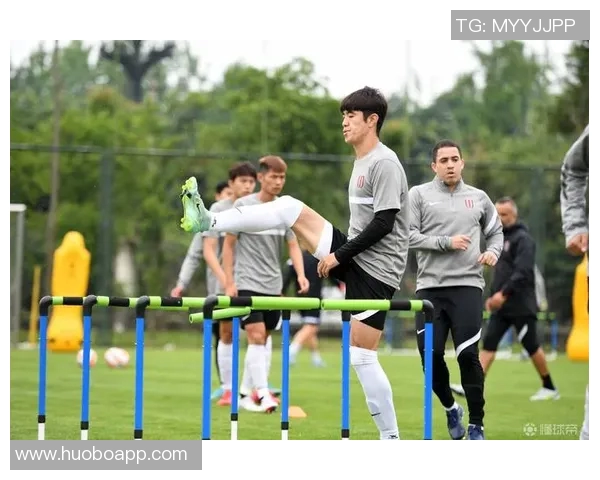 长春气温骤降却挡不住亚泰将士训练热情奋勇备战新赛季 长春气温骤降却挡不住亚泰将士训练热情奋勇备战新赛季