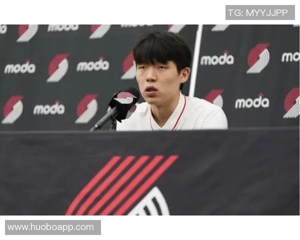 杨瀚森借翻译提升英语听力网友称其学习速度惊人