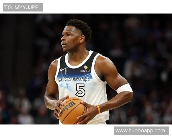 爱德华兹揭秘麦丹比赛时激情四溢的防守表现与平日高冷形象的反差 爱德华兹揭秘麦丹比赛时激情四溢的防守表现与平日高冷形象的反差