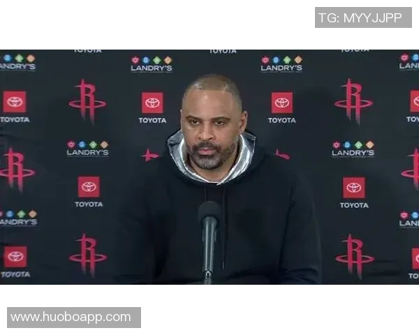 乌度卡谈KD遭包夹局面强调需寻找破解之道以助球队突破困境 乌度卡谈KD遭包夹局面强调需寻找破解之道以助球队突破困境